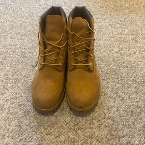 Timberland Boots (like new)